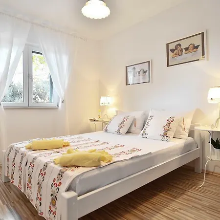 Sarbunal Apartment