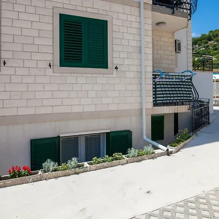 Sarbunal Apartment *
